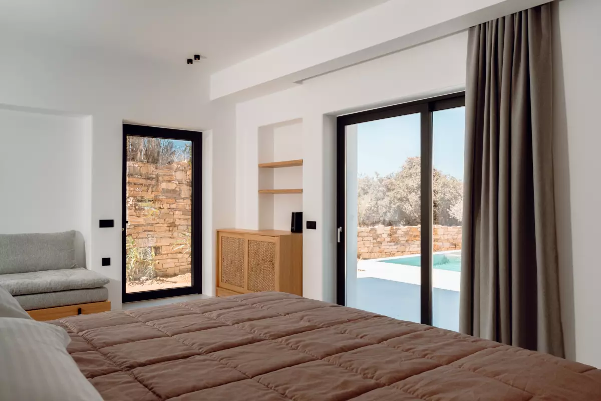 Bliss Hotel suite private pool detail